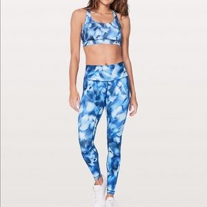 NWT. Lululemon Wunder Under Tight